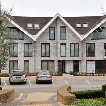 Residentie Rivella アパート